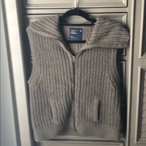 American Eagle taupe wool vest size large